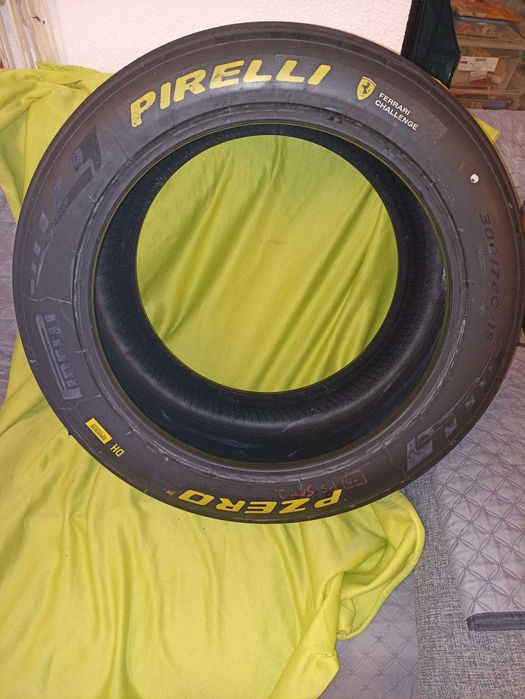 Pneu Pirelli Ferrari 300/720-19