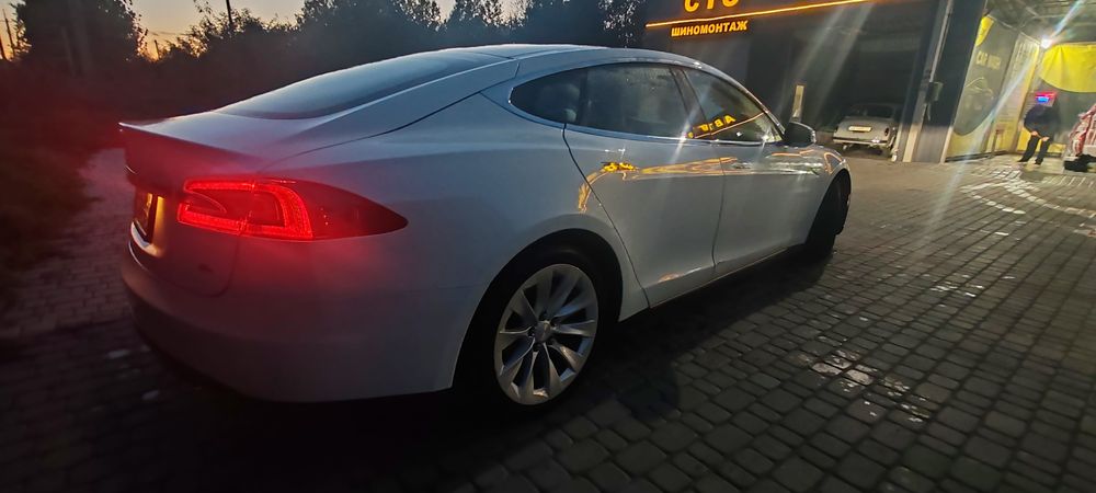 Tasla Mode S тесла модел с