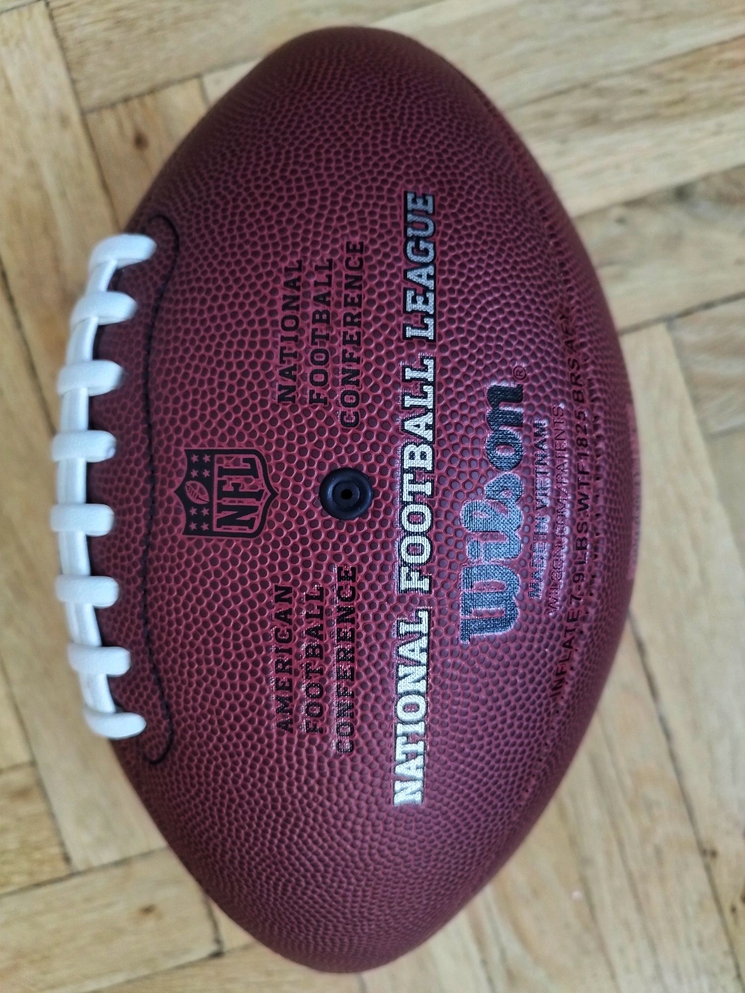 Piłka do futbolu amerykańskiego, oficjalna replika NFL Duke