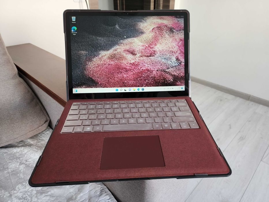 Microsoft Surface Laptop 2 Burgundy 13.5" i5-8250U 8GB 256GB SSD