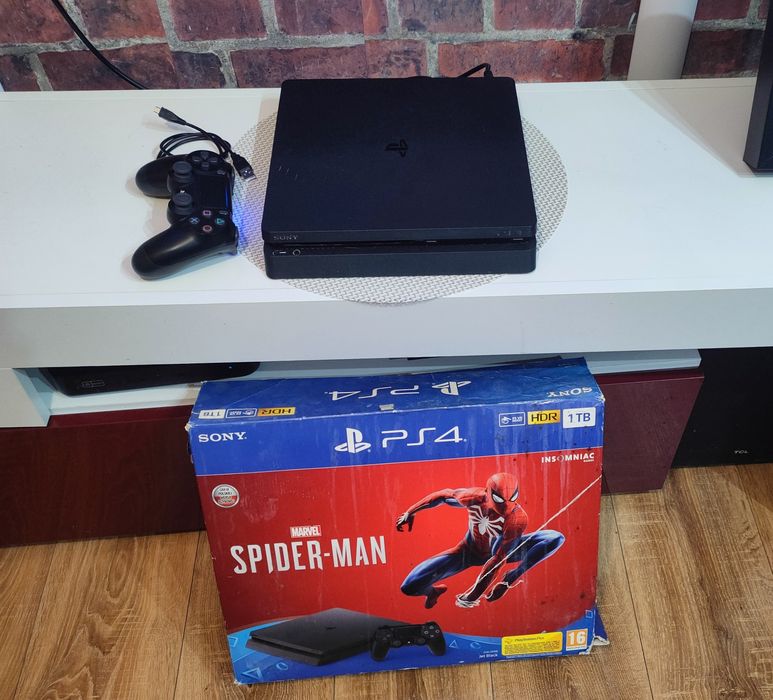 Playstation 4 Slim 1TB