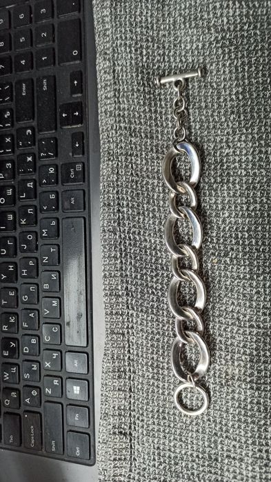 Продам серебряный браслет 22грама модный. стильный