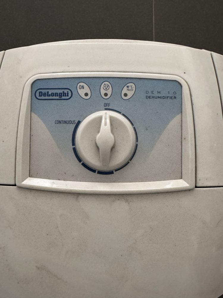 Desumidificador Delonghi DEM 10