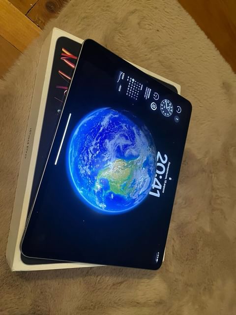 Продаю ipad pro 2022 12.9