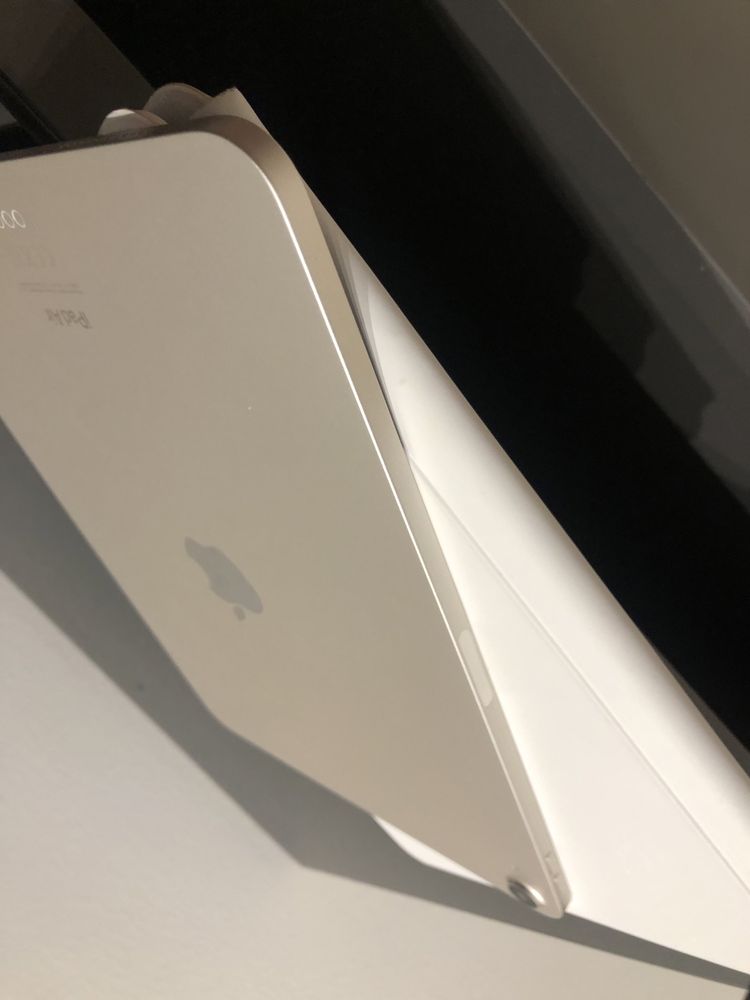 Ipad Air 2022, apple pancil i magic keyboard