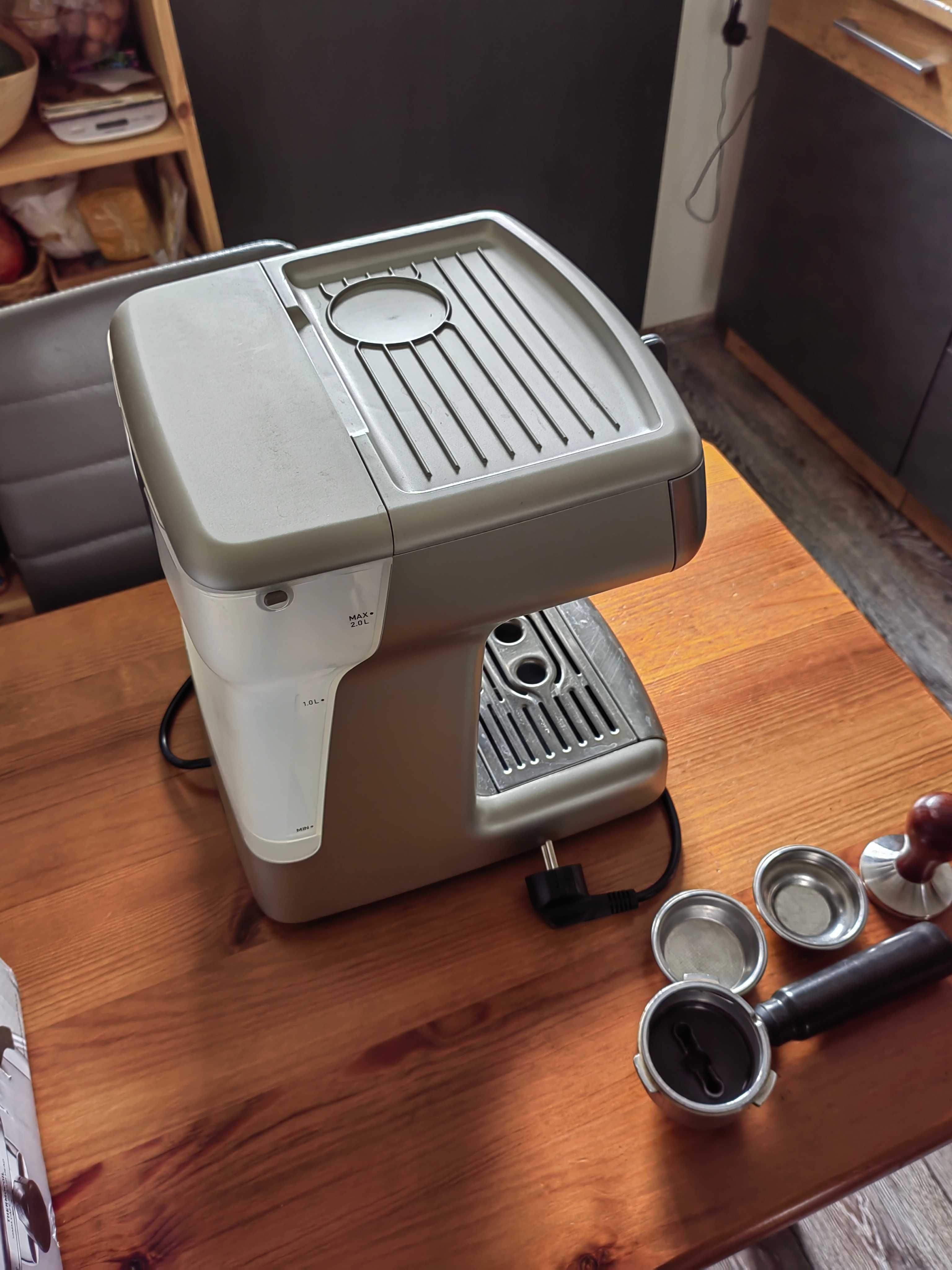 Ekspres do kawy kolbowy Breville Mini Barista VCF125X