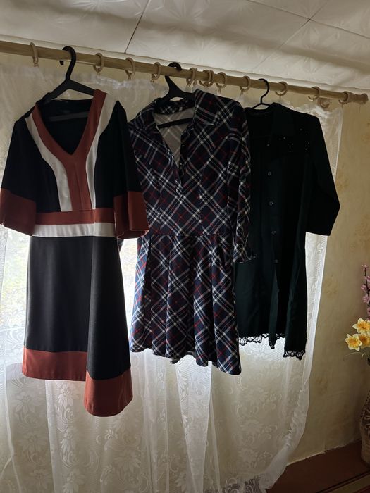 Віддам плаття трикотажні , 42-46