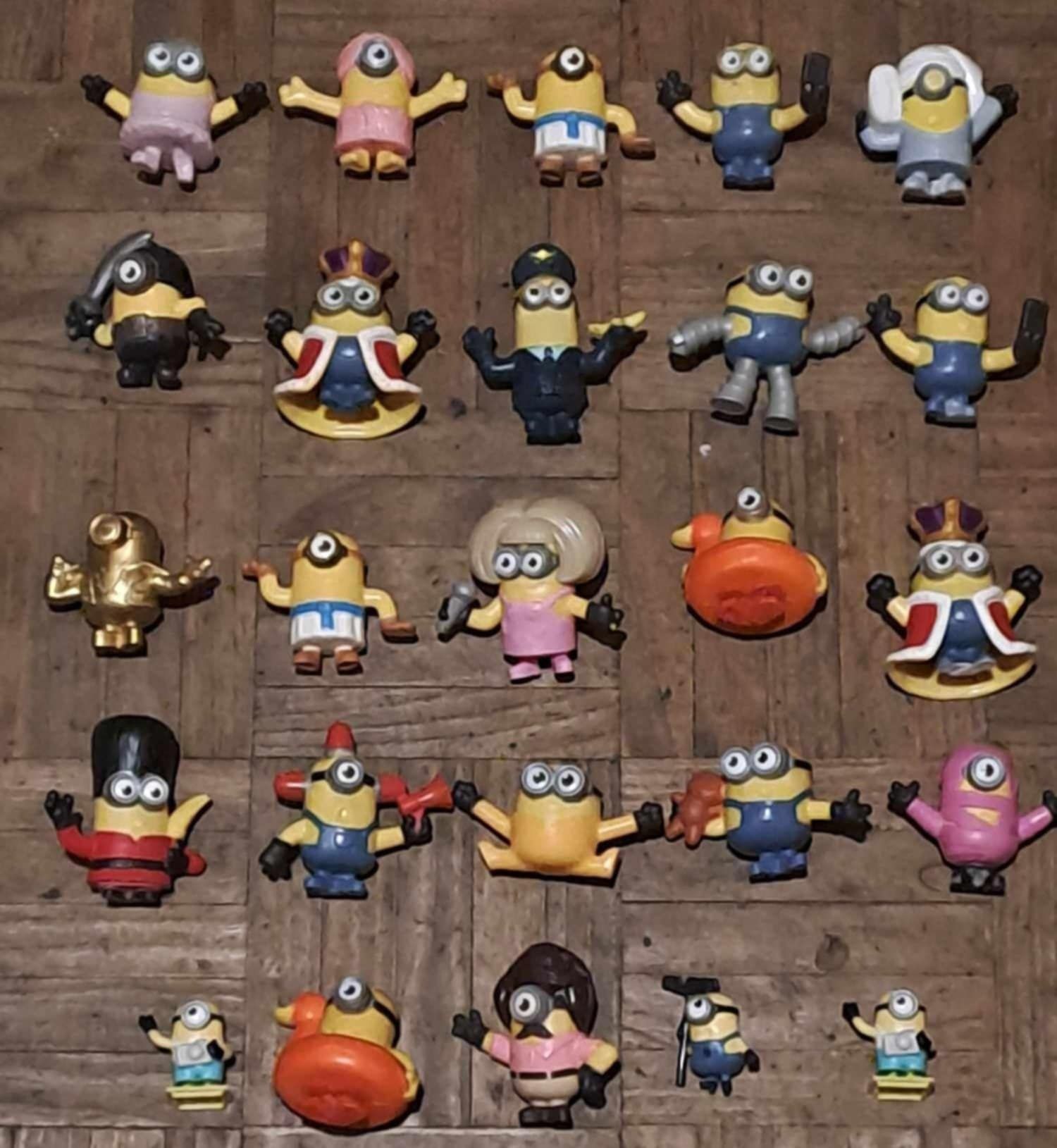 Bonecos em PVC minimos