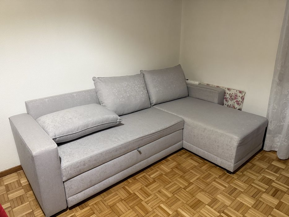 Sofá Cama com Chaise Long