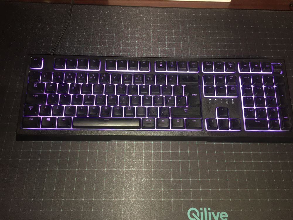 Teclado Razer Ornata V2 (Semi-mecânico-Preto)