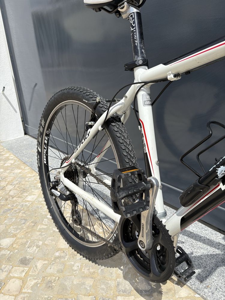 Bicicleta BTT TREK