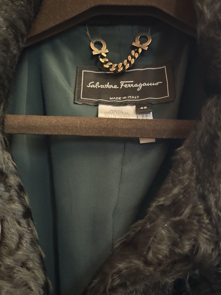 Куртка  Calvatore Ferragamo . Оригинал . Размер 46