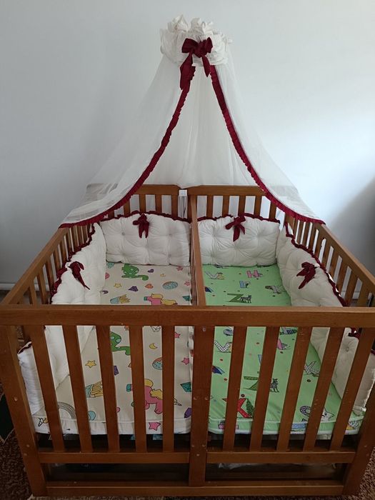 Продам кроватку для двійні(близнят)