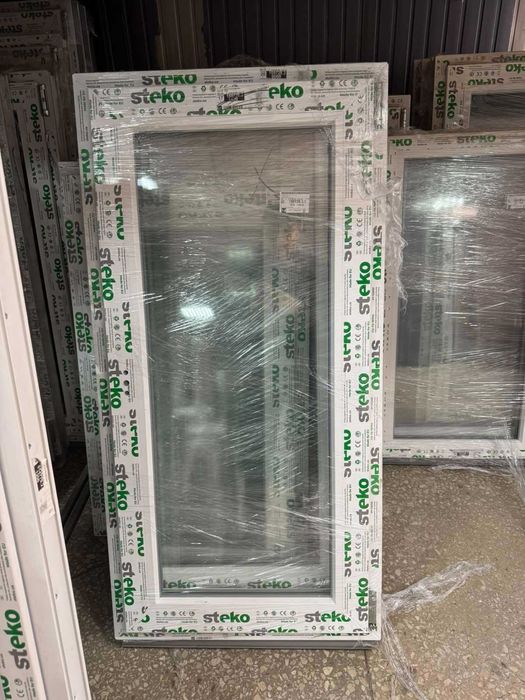 Продам готове вікно, в наявності на складі, форточки 50х50