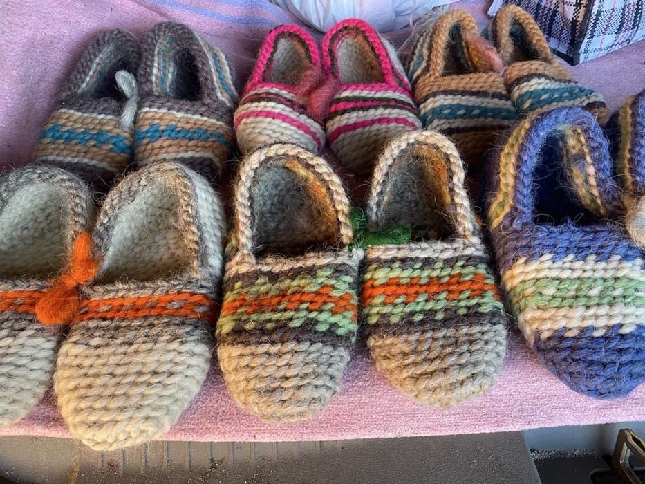 Вовняні шкарпетки , капці з овечої шерсті