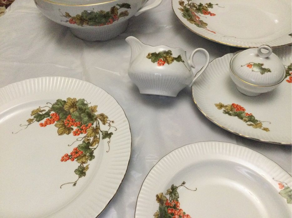 Продам столовый сервиз на 12 ПЕРСОН. ГДР