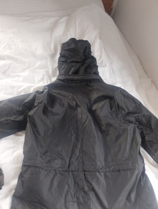 Kurtka Gap czarna uniwersalna lekka na wiosnę