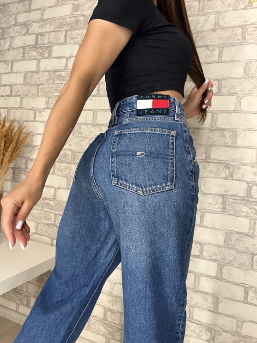 Tommy Jeans/ MOM