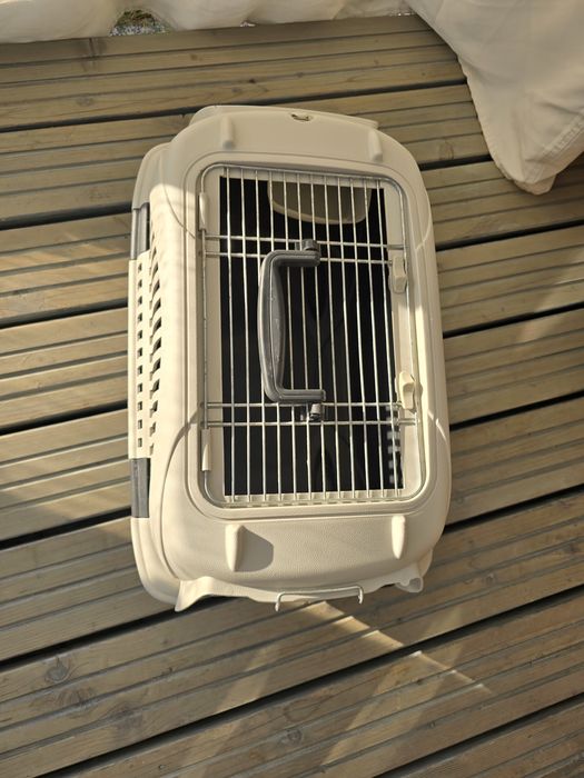 Transporter ferplast z pojemnikiem