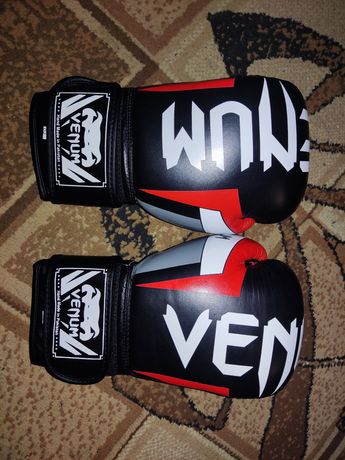 Боксерські перчатки Venum 10oz