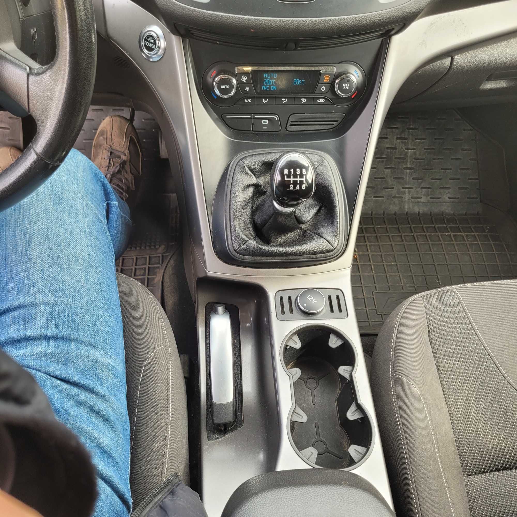 Продам Ford Kuga 2013 дизель 2л передній