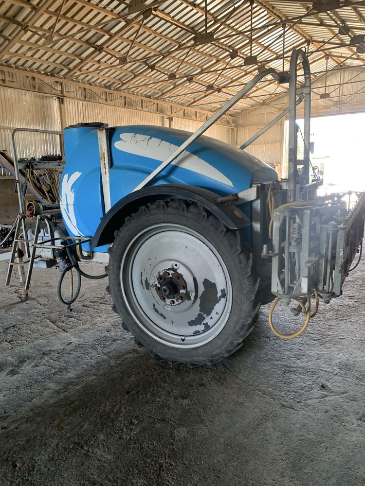Обприскувач польовий причіпний МАКСУС  2500
