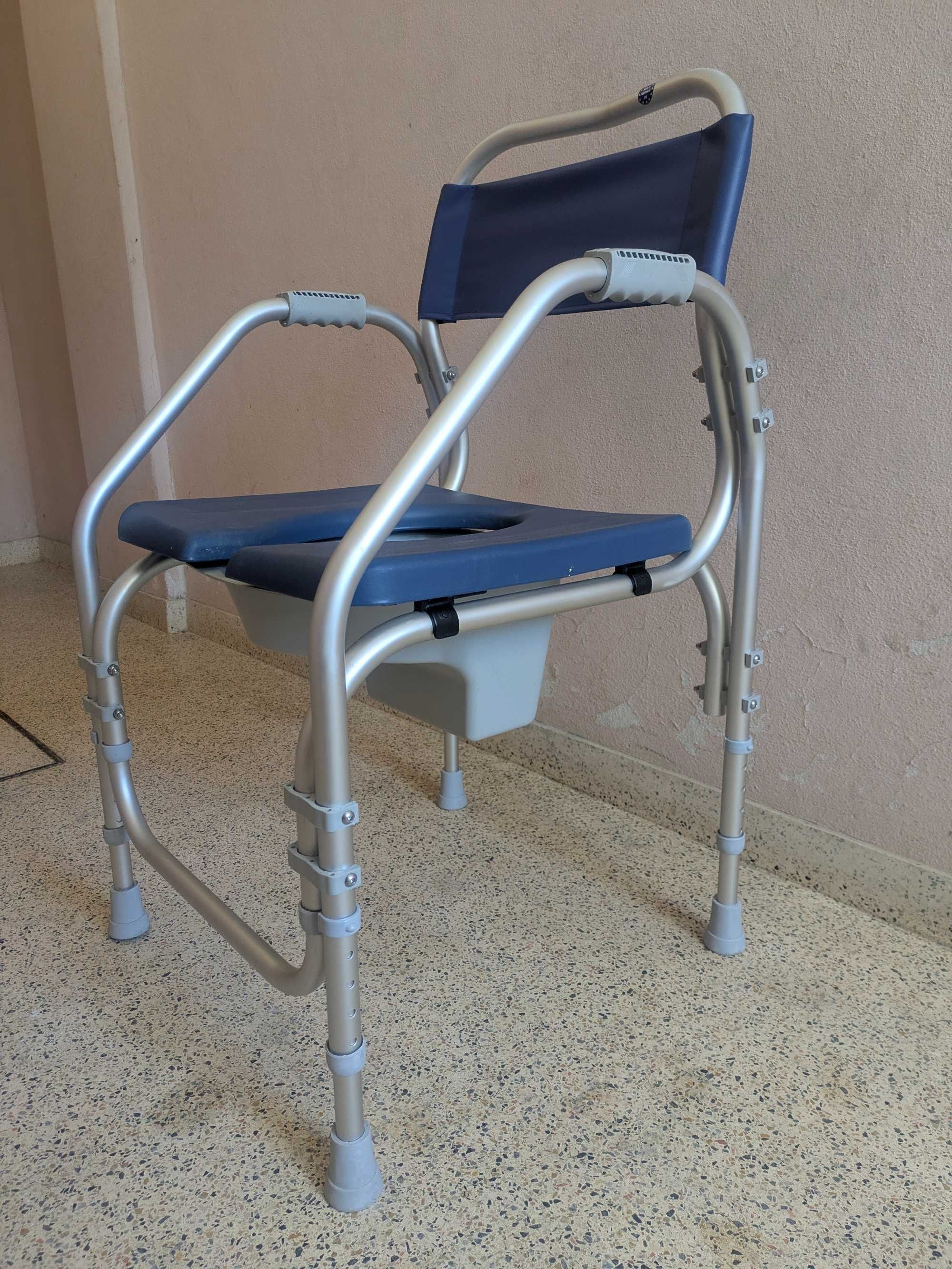 Orthos XXI Cadeira Banho/Sanitária Pacific Fixa ABS