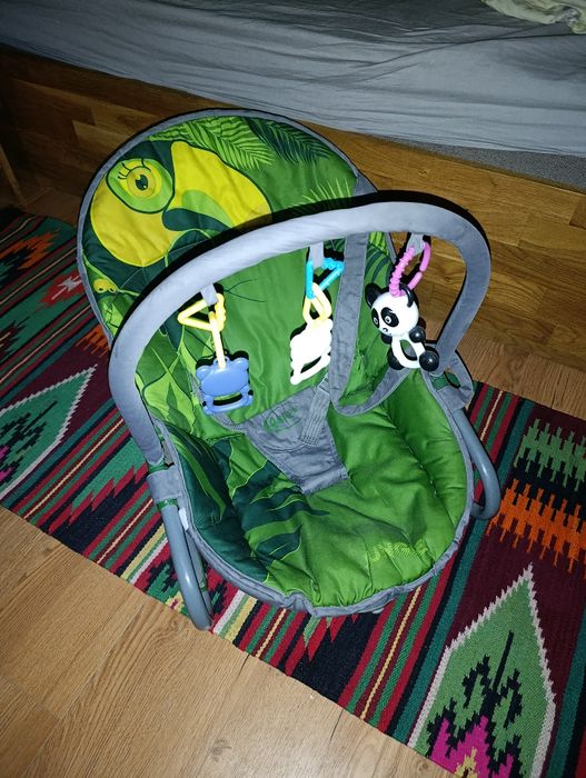 Крісло гойдалка, дитячий шезлонг з вібрацією.