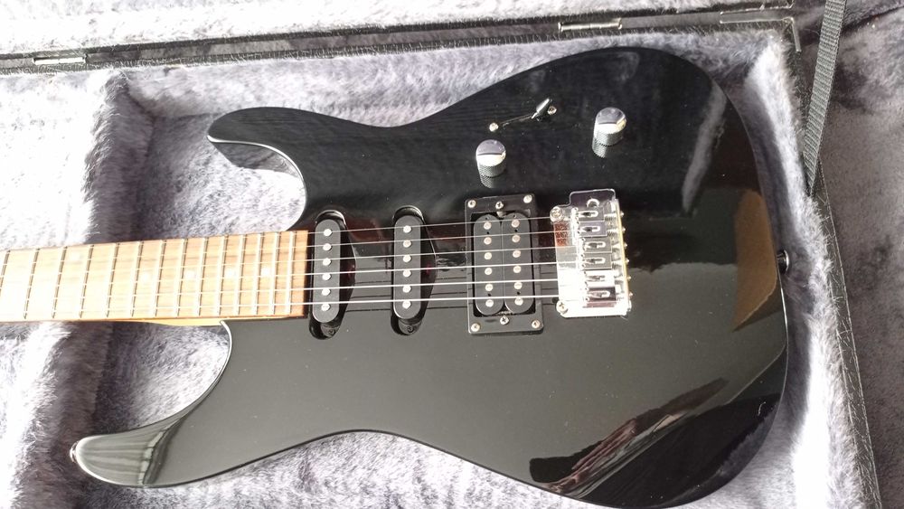 Jackson JS20 BLK Dinky + Futerał