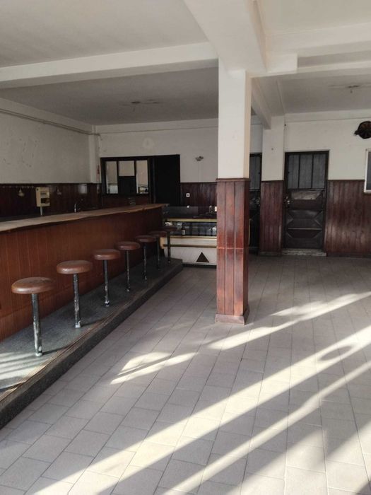 Espaço destinado a comércio - centro Palhaça - Oliveira do Bairro