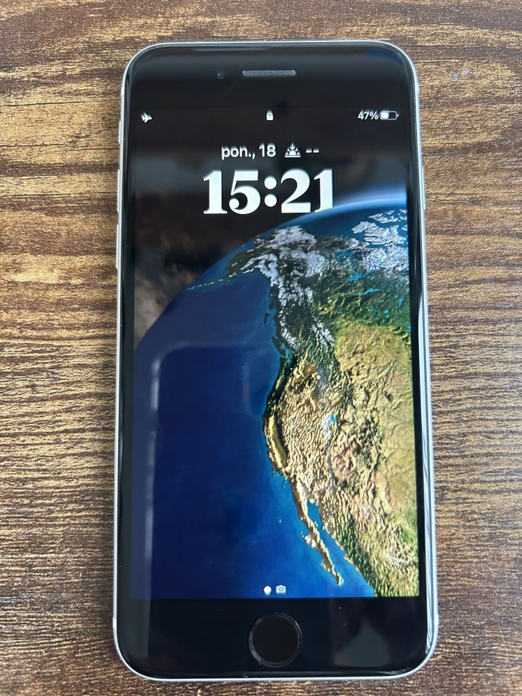 iPhone SE 2020 biały
