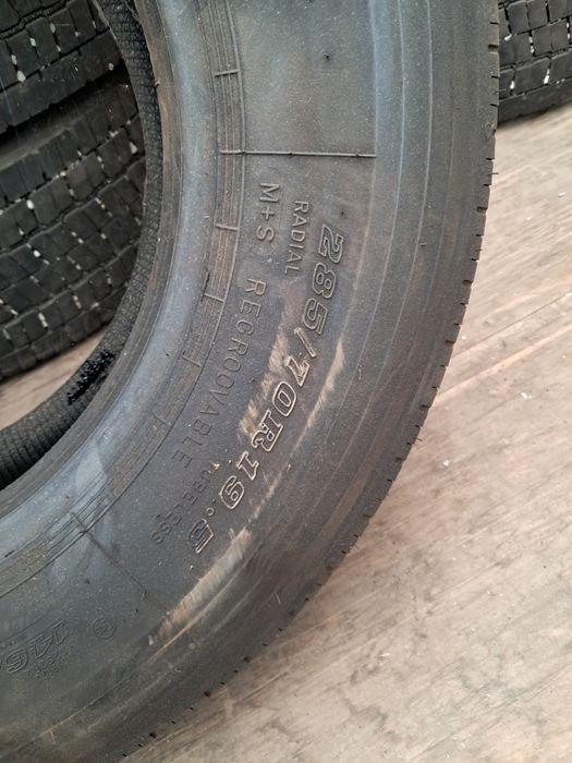 Opony 285,70,19.5 dunlop przód prowadzące