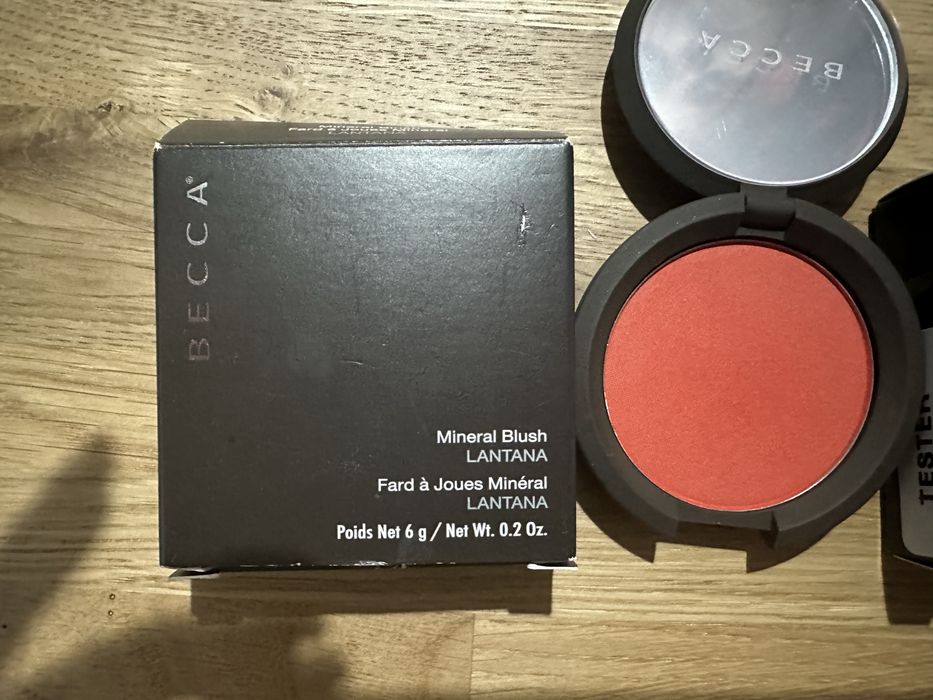 Rozświetlacze BECCA nowe