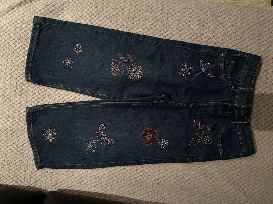 Calças de menina 5 anos, novas.