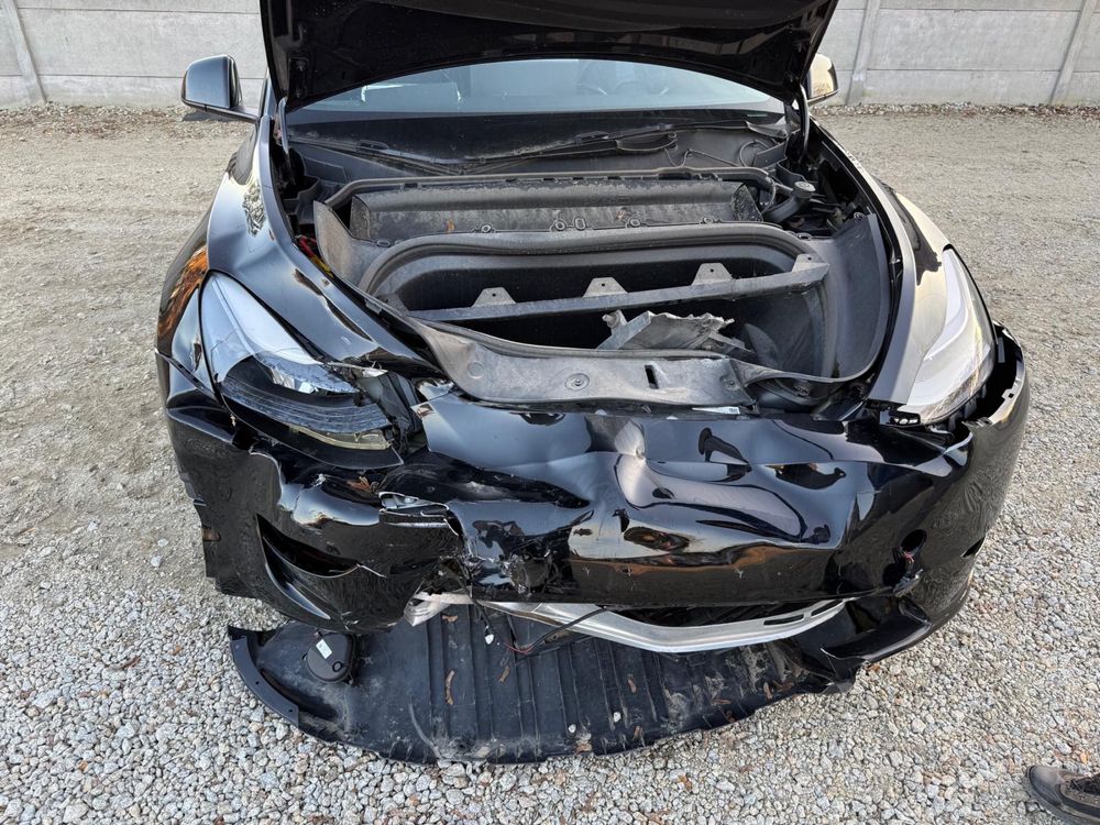 Tesla Y  2022 rok