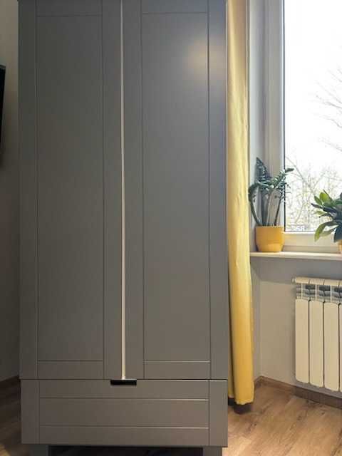 Solidna, pakowna szafa dla dziecka kolor szary, stan bardzo dobry!!!