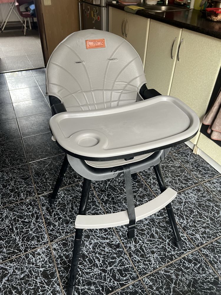 Стільчик для годування MoMi FLOVI Black