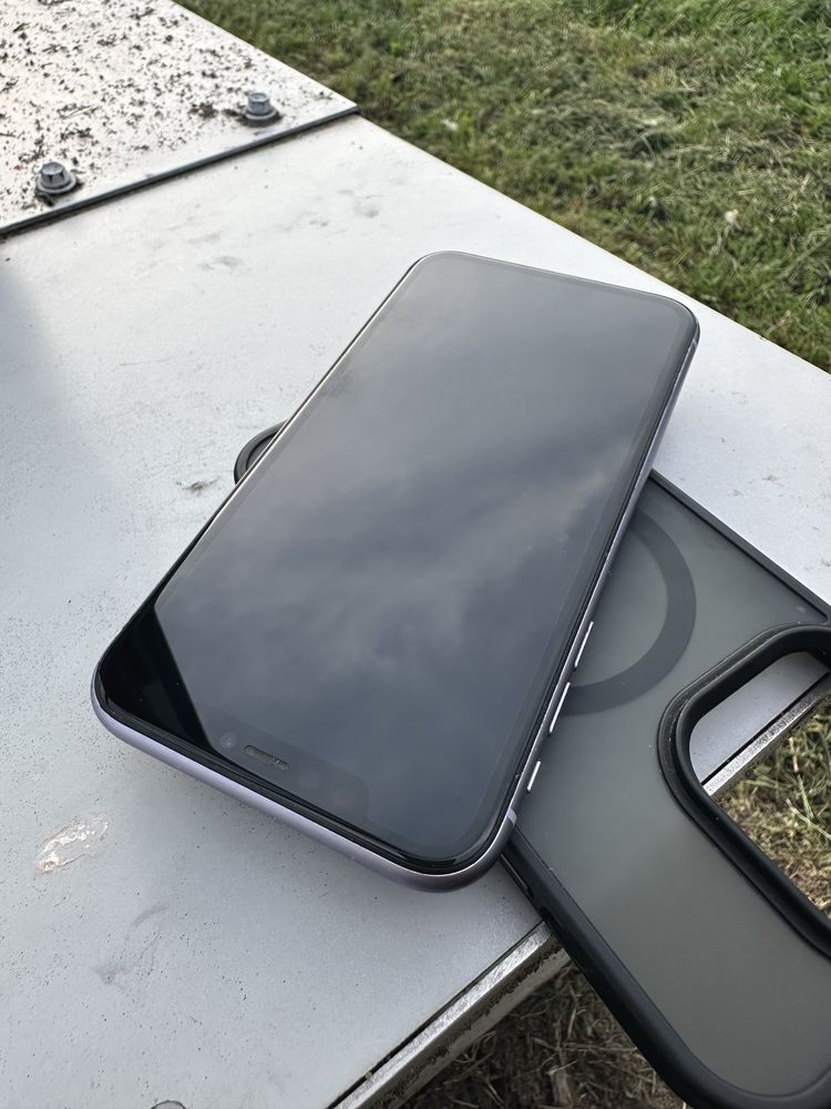 Apple iPhone 11 fioletowy