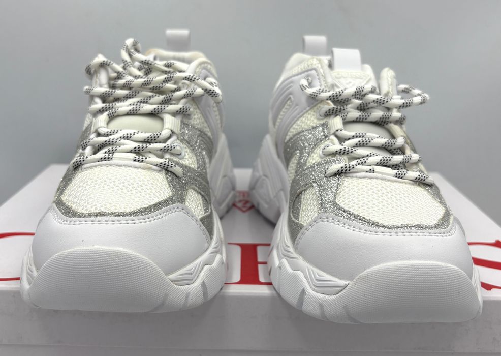 ‼️Nowe oryginalne sneakersy GUESS Marlia białe 35 AZ 104 ekoskóra