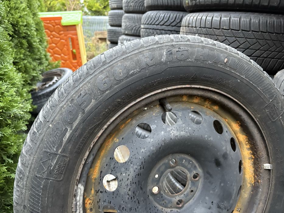 Felgi z oponami zimowe 16 cali 205/60 16 Renault 4x100
