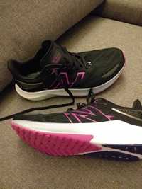 Buty 39 New Balance Fuelcell Propel V3 do biegania