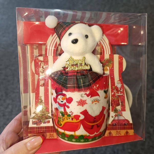 Подарункова новорічна чашка з іграшкою