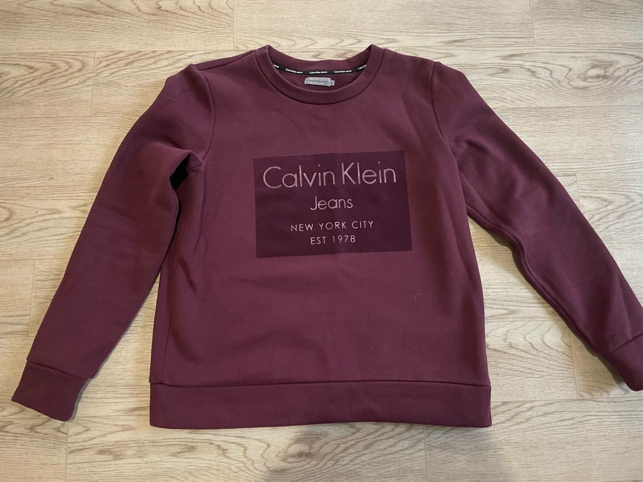 Свитшот свитер Calvin Klein женский