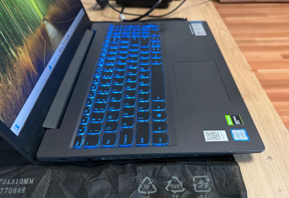 Zadbany Mocny Gaminowy Laptop Lenovo 8/512 GB Gtx 1650 i5 15.6 nvidia