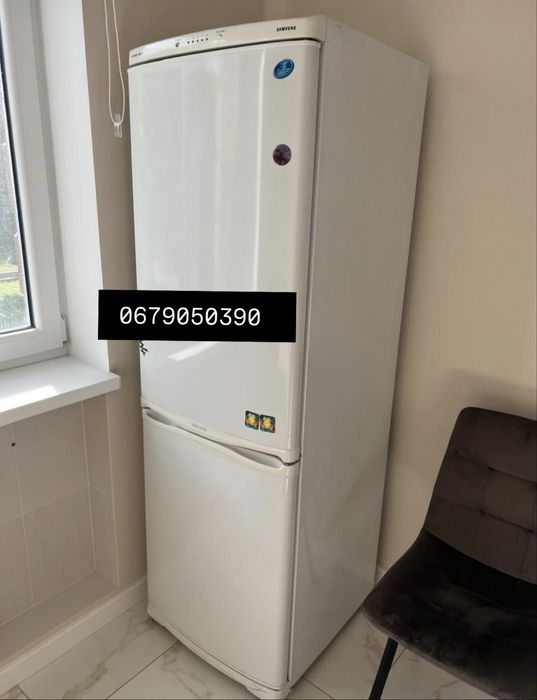 Холодильник Samsung