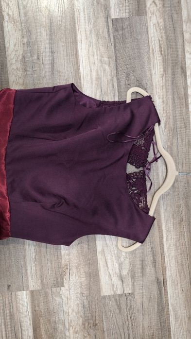 Sukienka satynowa na święta midi 42 Top Secret śliwkowa