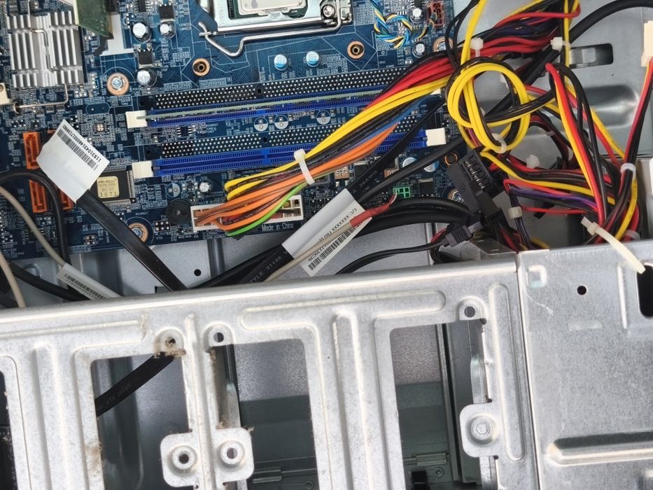 Komputer Lenovo bez dysku twardego