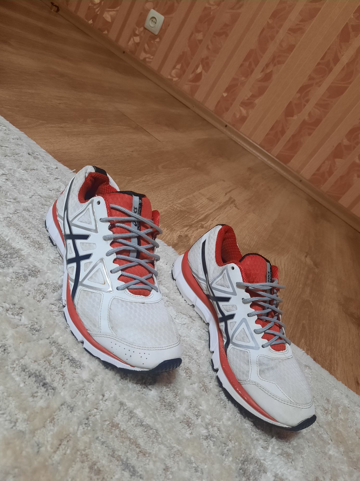 Кроссовки ASICS 23.5 см