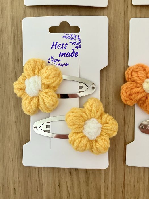 Spinki do włosów z kwiatuszkami handmade, szydełkowe Halloween jesień