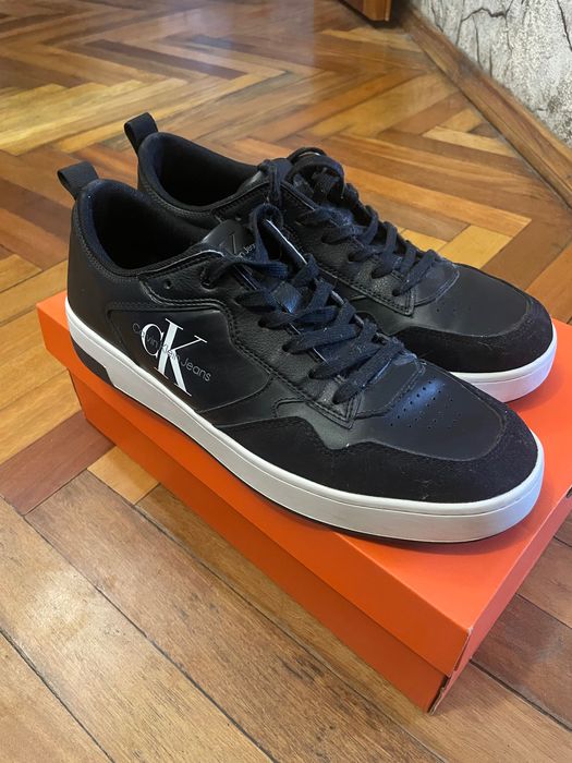 Кросівки чоловічі 44 розміру